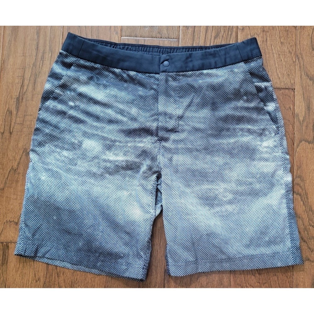 Lululemon Athletica Men's Geometric Shorts‎ Size 34x8.5 Inseam